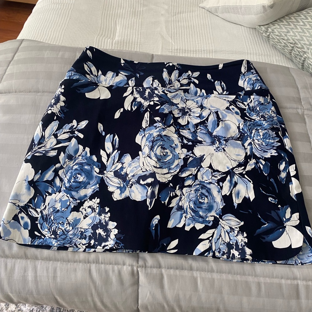 Cute navy blue and white skort